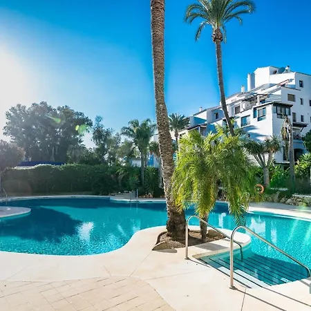 Modern Apartment in the Heart of Puerto Banús Marbella Exterior foto